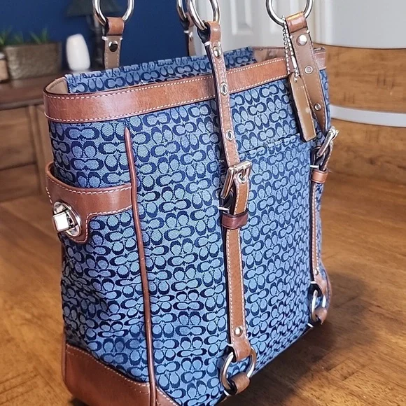 Coach Vintage Micro Kissing C's Denim Tote Euc - Picture 16 of 16